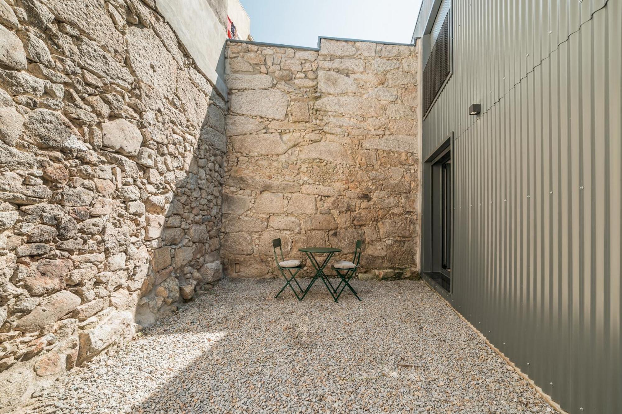 Courtyard Oporto Design Apartments By Vacationy Luaran gambar